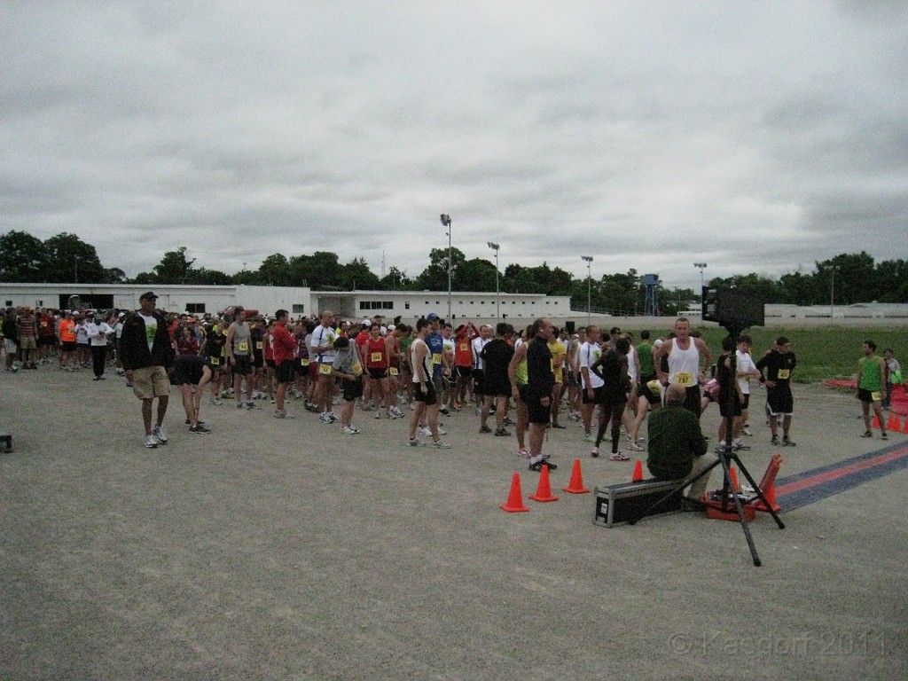 Solstice Run 2011 10M 002.JPG - The 2011 Solstice 10 Mile race in Northville Michigan. Once around the horse race track then through the neighbourhoods. Finish in the park downtown.